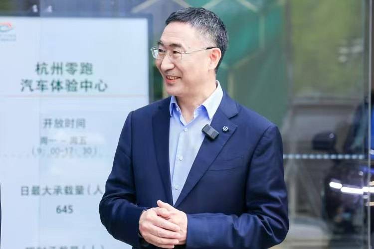 外汇平台exness《生活大爆炸》推多元宇宙新剧！斯图尔特拯救世界搞砸了